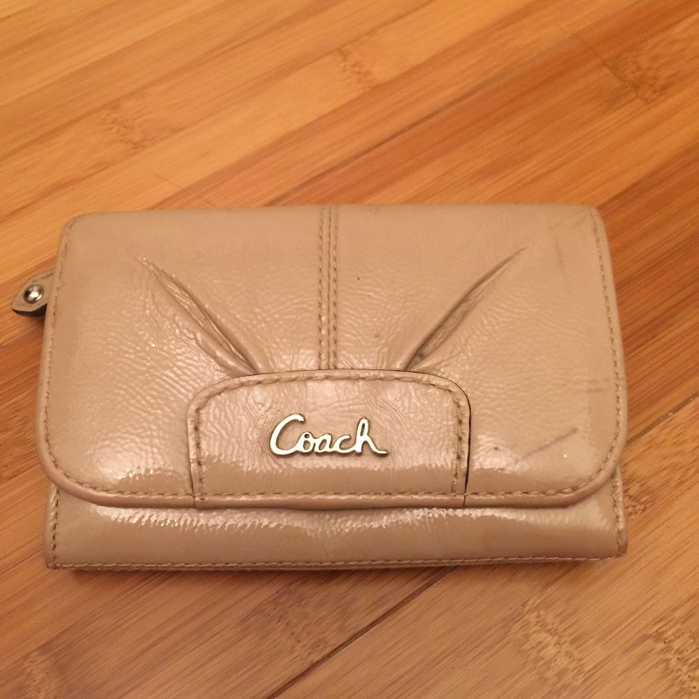 Coach flip fold wallet accordion: PRE owned